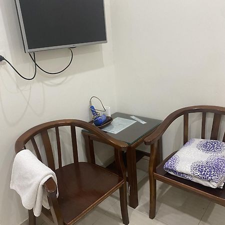 האנוי Nam Cuong Motel - Phong Don Co Cua So Thoang Mat Khep Kin - Thang May מראה חיצוני תמונה