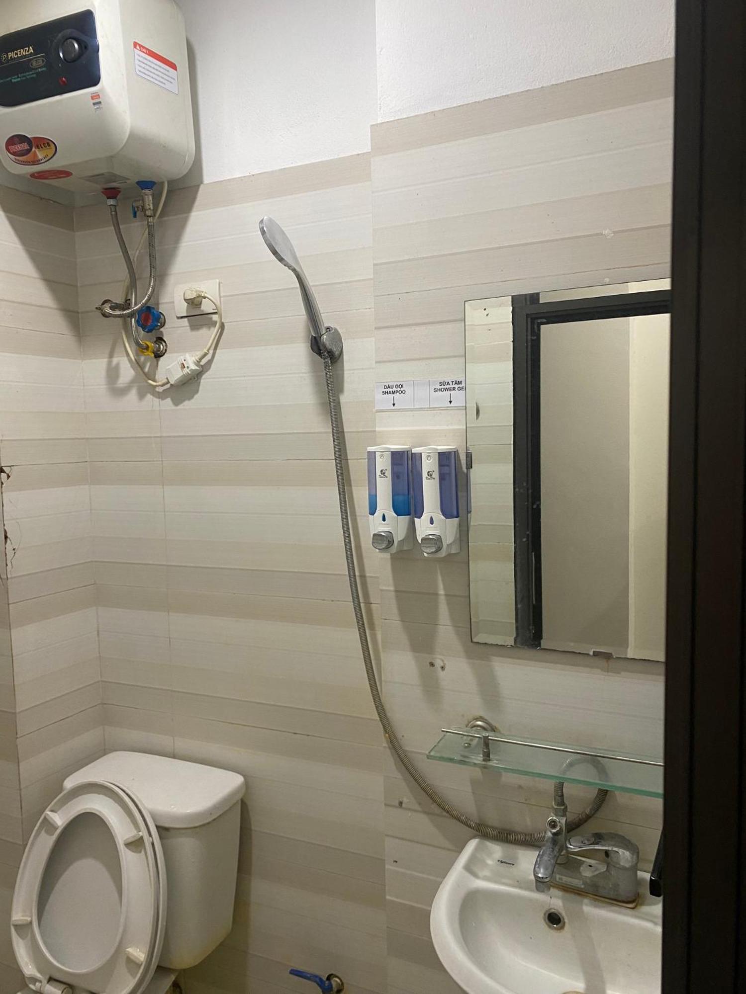 האנוי Nam Cuong Motel - Phong Don Co Cua So Thoang Mat Khep Kin - Thang May מראה חיצוני תמונה