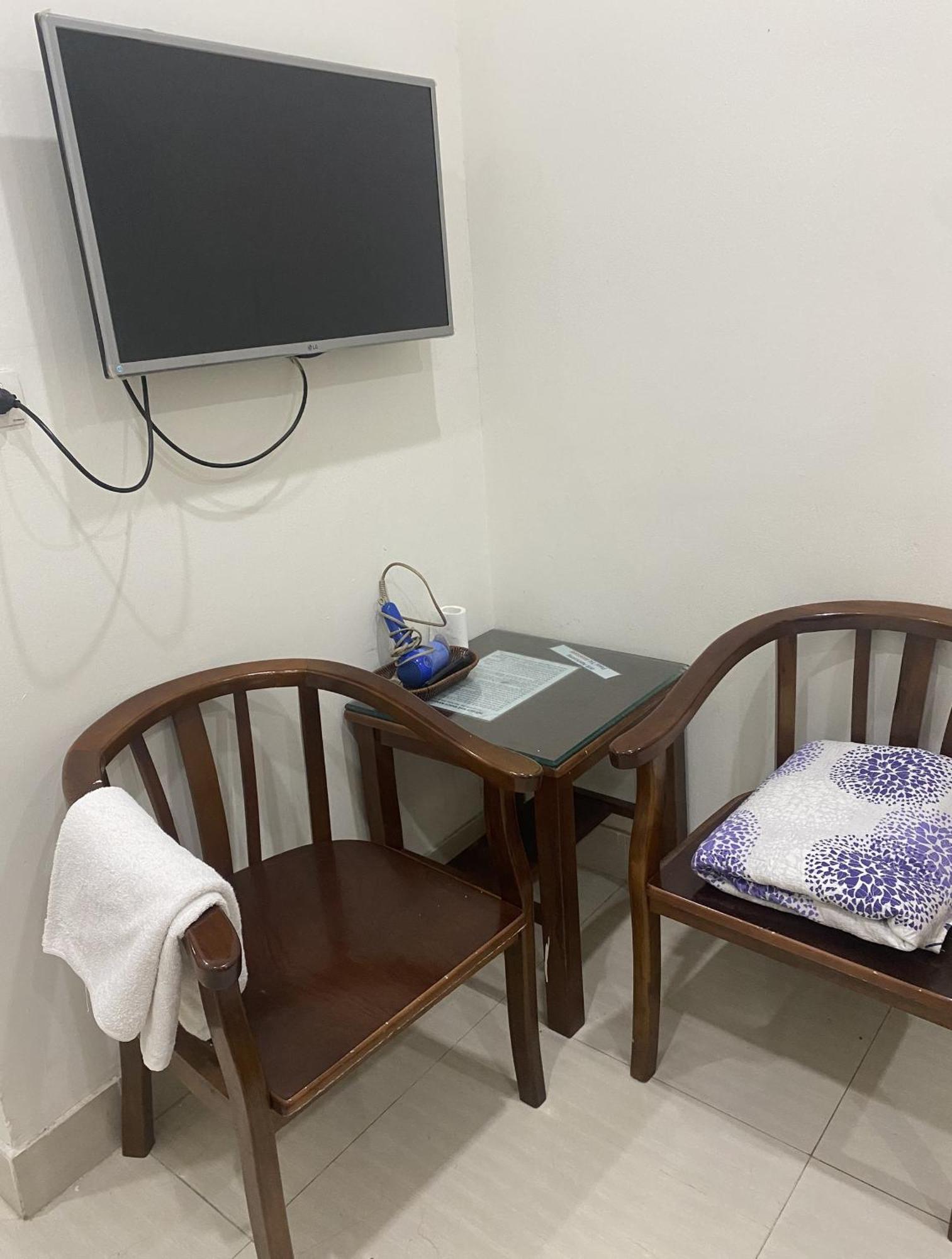 האנוי Nam Cuong Motel - Phong Don Co Cua So Thoang Mat Khep Kin - Thang May מראה חיצוני תמונה